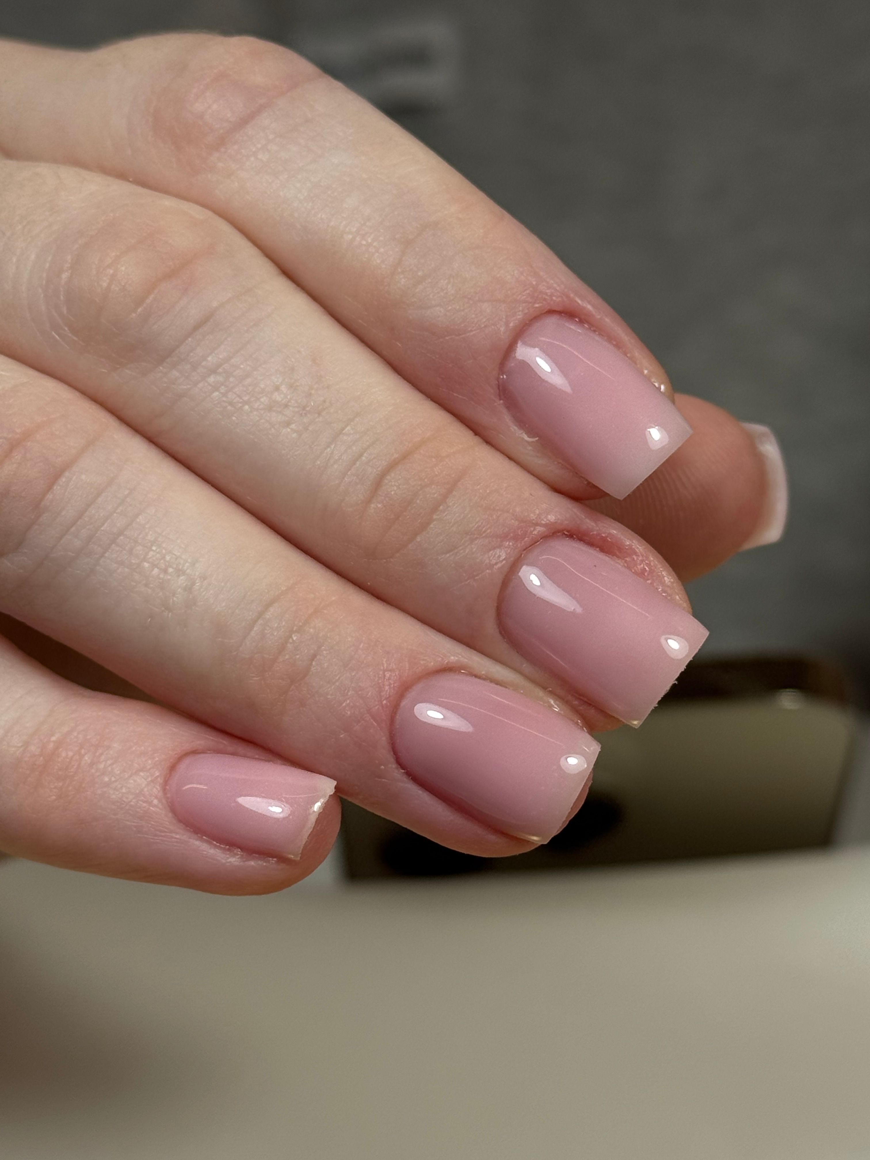 Semi-permanent manucure Nailsbyoum