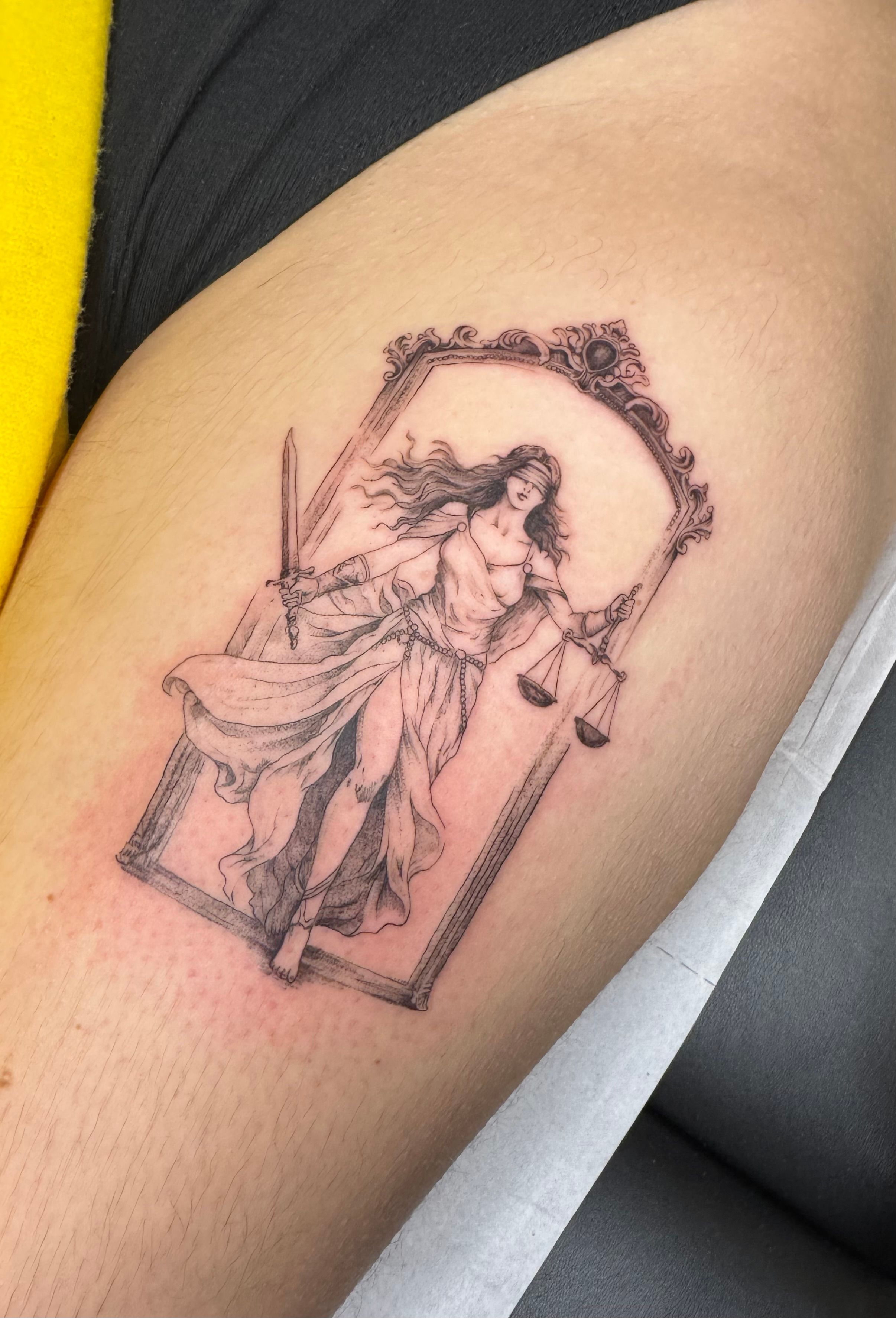 Tatouage à la main légère